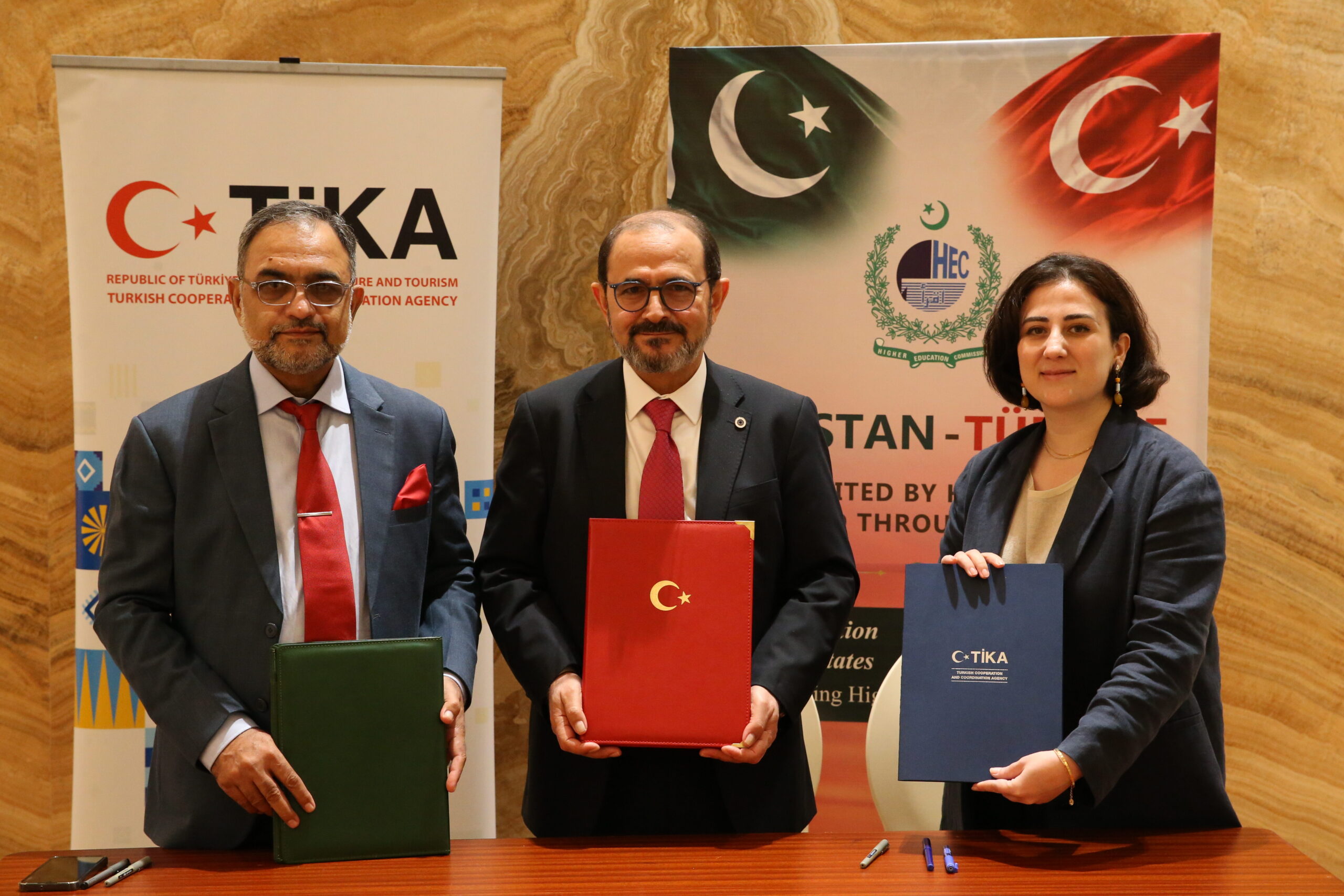 Türkiye and Pakistan Deepen AI Cooperation with Tripartite University Agreement