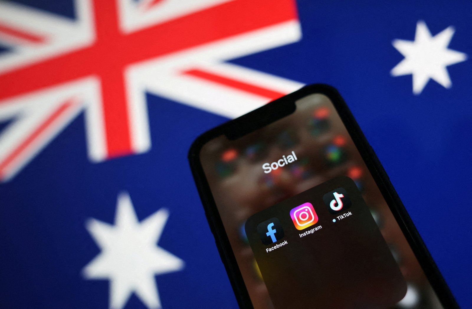 Australia Resists Pressure on Under-16 Social Media Ban, Taking Effect From December 10