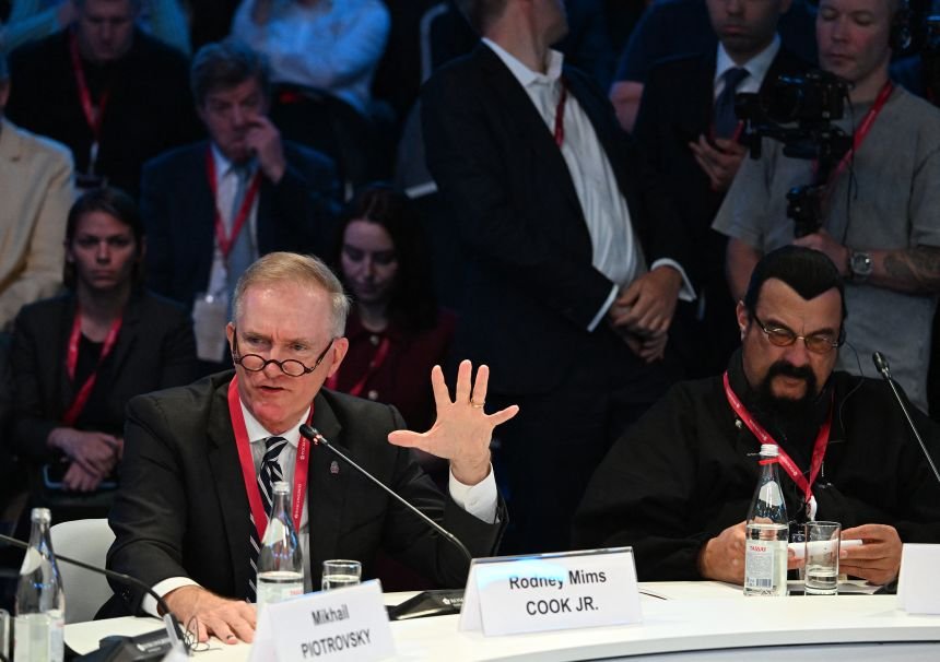 Major Faces from US Appear at Russia's St. Petersburg Economic Forum 2026