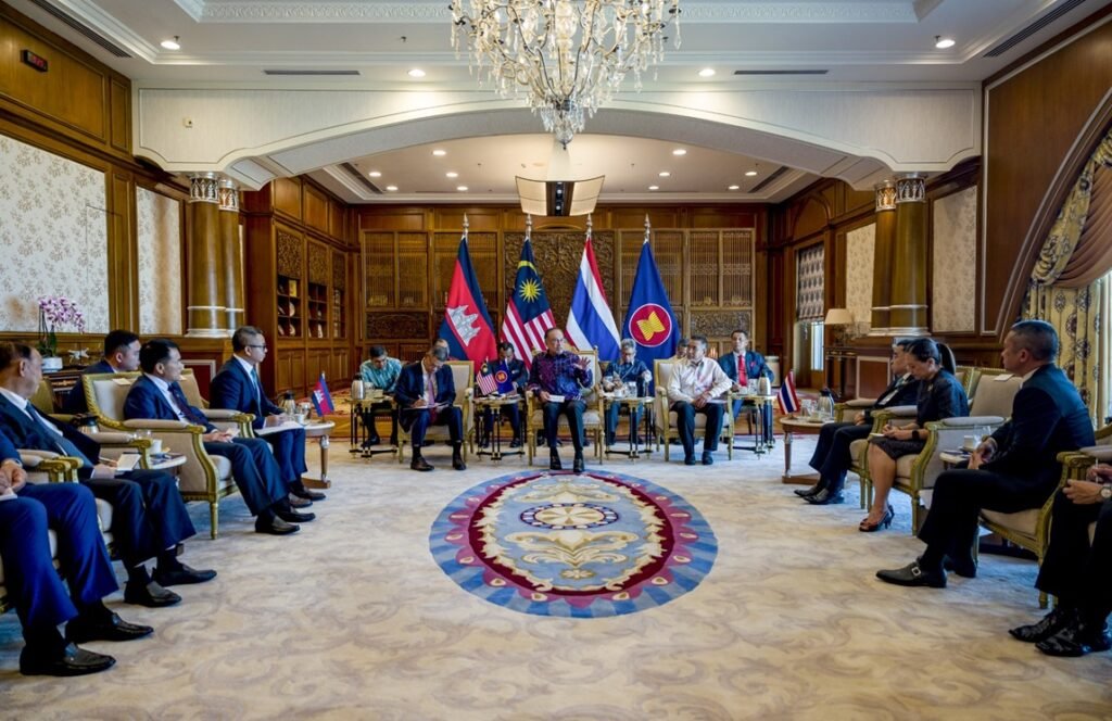 Thailand, Cambodia Agree to ASEAN's Monitoring of Ceasefire