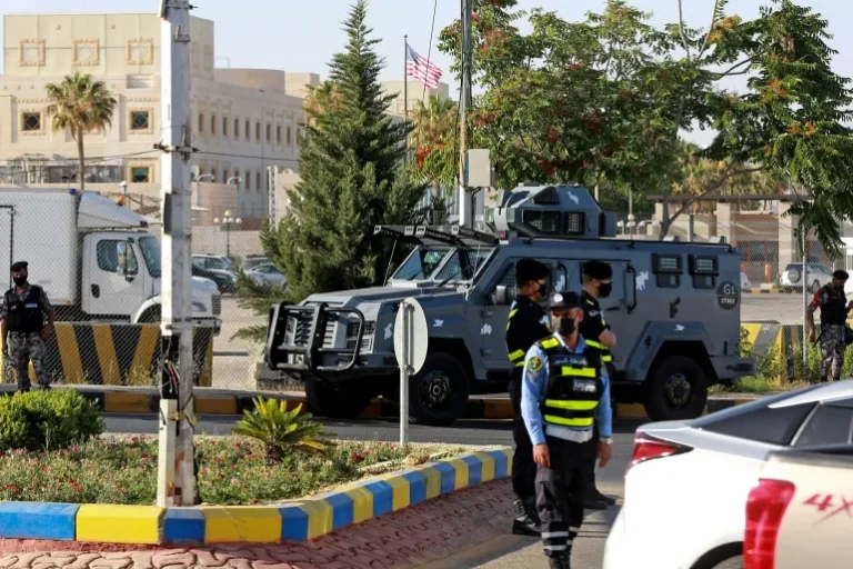 US Issues ‘Depart Now’ Advisory for Americans Middle East