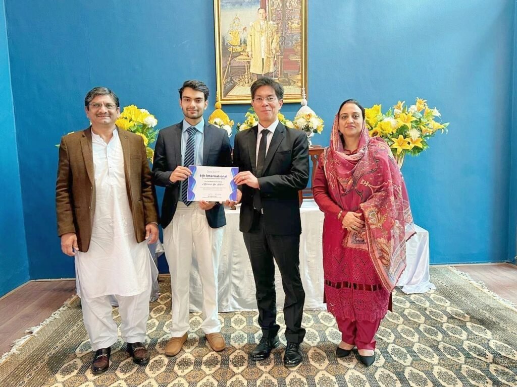 IYDS Participants Awarded Certificates By the Thai Ambassador 1 IYDS Participants Awarded Certificates By the Thai Ambassador