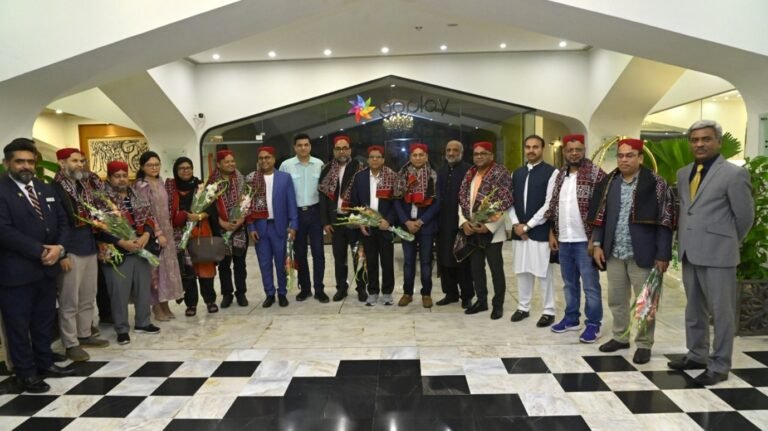 Bangladeshi Civil Servants Arrive in Pakistan for Leadership Training