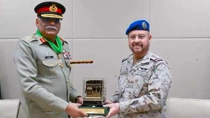 Saudi Arabia Confers King Abdul Aziz Medal on Pakistan's CJCSC