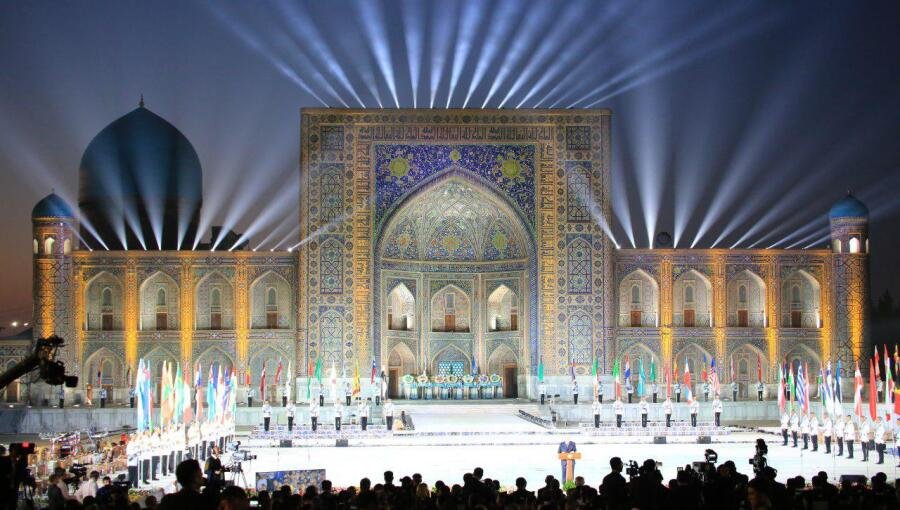 Uzbekistan, Parliament, Russian, English