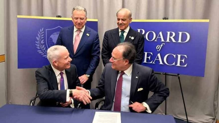 Pakistan, US Sign MoU to Redevelop New York’s Roosevelt Hotel