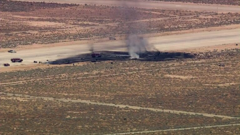 US B-52 Bomber Crashes After Takeoff at Edwards Air Force Base, Eight Killed