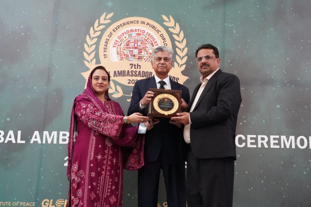 Coordinator General of OIC-COMSTECH Honored With Global Ambassador Award 1 Global Ambassador Award