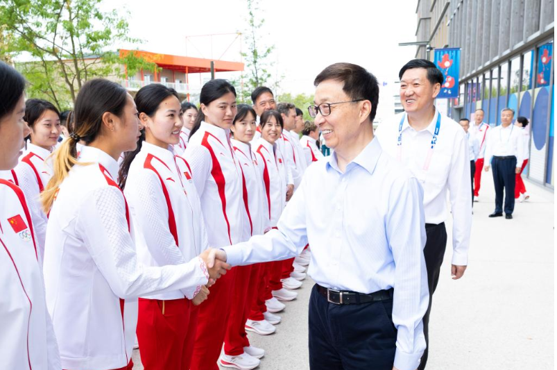 Chinese Athletes Key Cultural Ambassadors at 33rd Olympic Games
