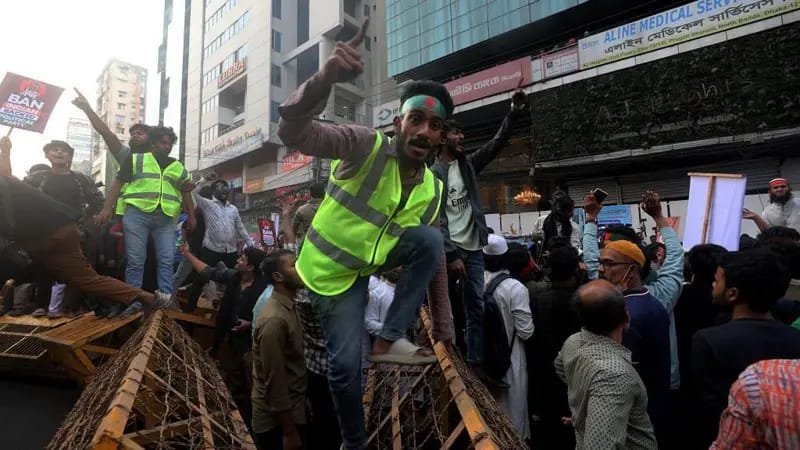 Protesters Marching towards the Indian High Commission in Dhaka
