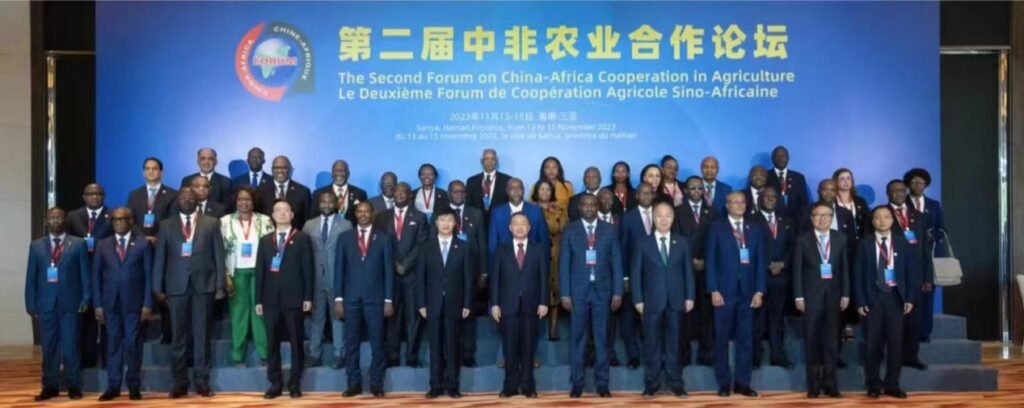 The second forum on China-Africa cooperation (FOCAC) commences