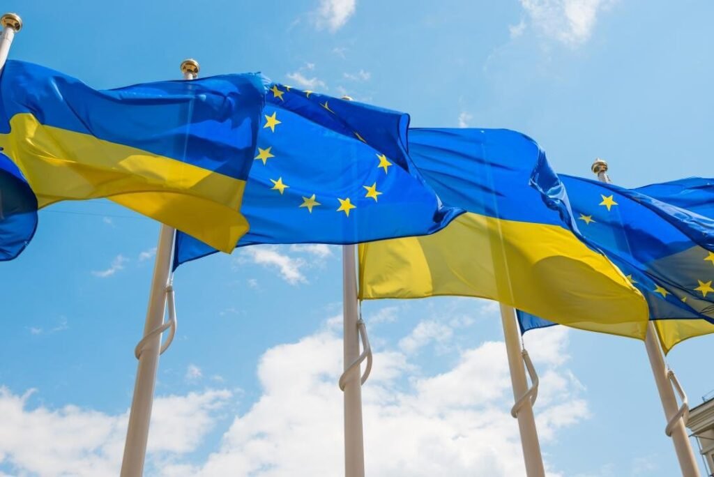 EU-Ukraine flags