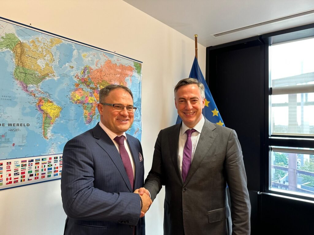 The Deputy Minister of Foreign Affairs of Kazakhstan, Roman Vassilenko along with the EU's MEP, David McAllister.