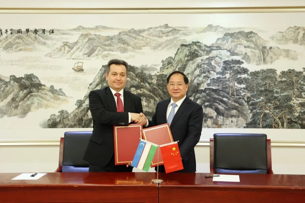 Uzbekistan and China signed a memorandum to strengthen their technological cooperation.