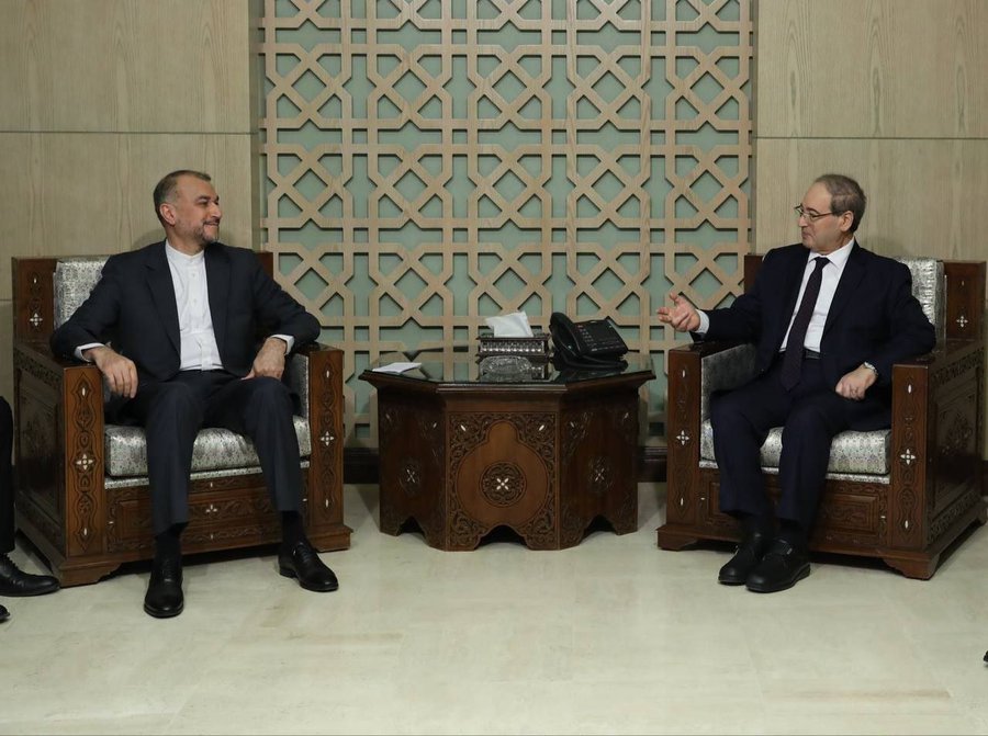 Foreign Minister of Iran holds discussions with Syrian officials