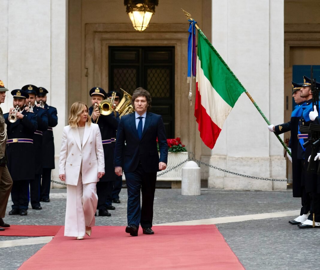 Italian Prime Minister hosts Argentine President in Rome @GiorgiaMeloni @JMilei @DianaMondino @Antonio_Tajani   Sources: https://english.news.cn/europe/20240213/bc9fad42a53d41a68f51515fecf19e12/c.html https://www.voanews.com/a/7482891.html