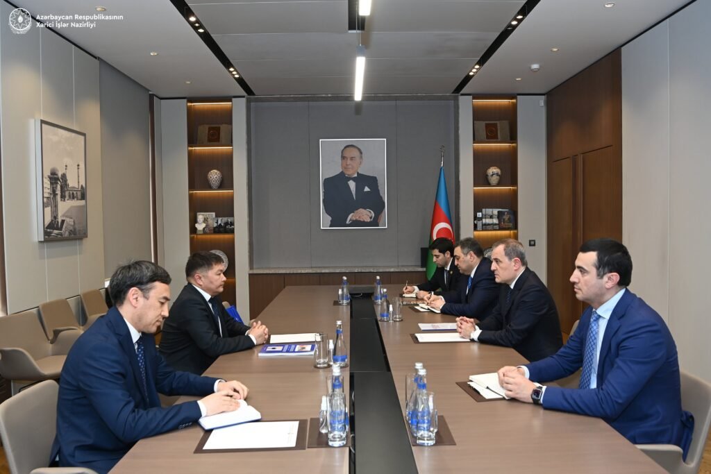 Foreign Minister Bayramov Hosts Kyrgyz Ambassador