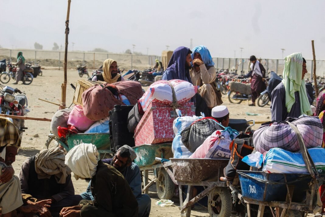 Pakistan’s interim government, citing domestic law, announced plans to deport undocumented Afghan nationals under the “Illegal Foreigners Plan of Repatriation.”