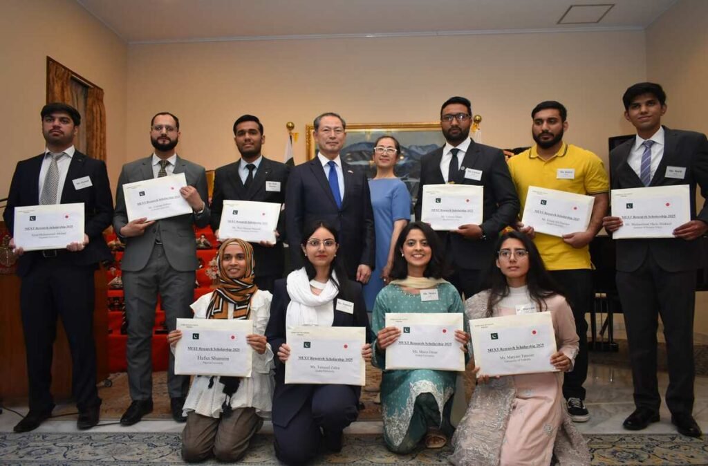 Japanese Government awards MEXT scholarship to 11 Pakistani students