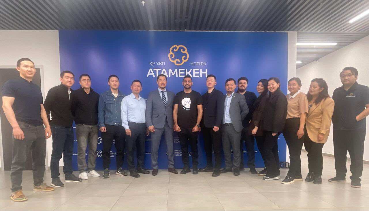 Boxing Legend Amir Khan Visits Astana to Promote Sports Diplomacy