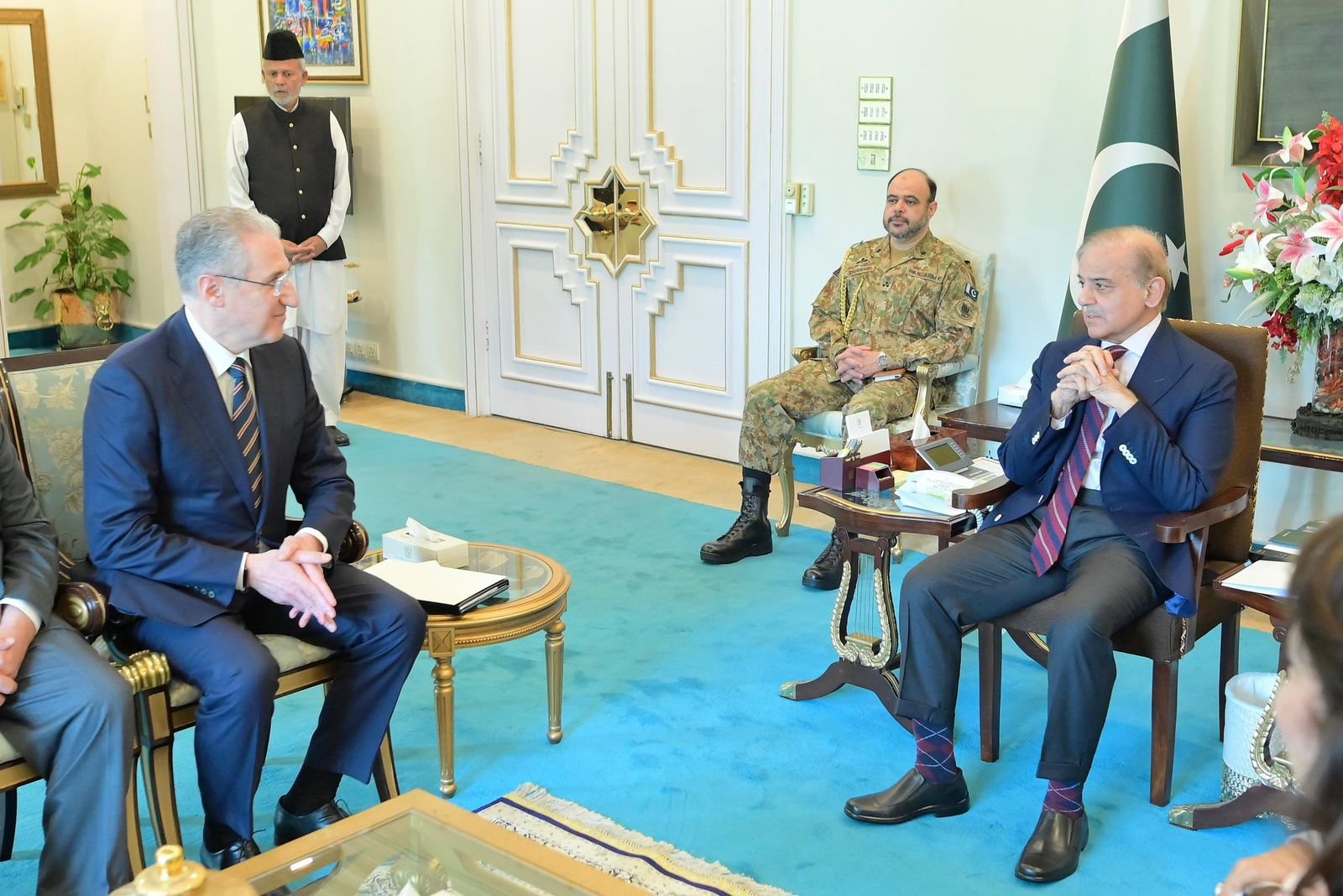 Azeri Minister calls on Prime Minister Shehbaz Azeri Minister calls on Prime Minister Shehbaz