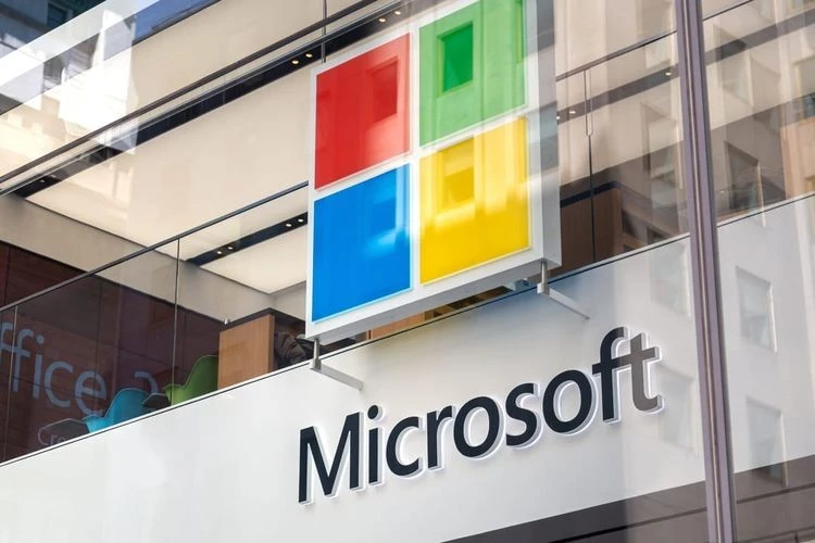 Microsoft Updates AI Copilot with Voice and Image Tools