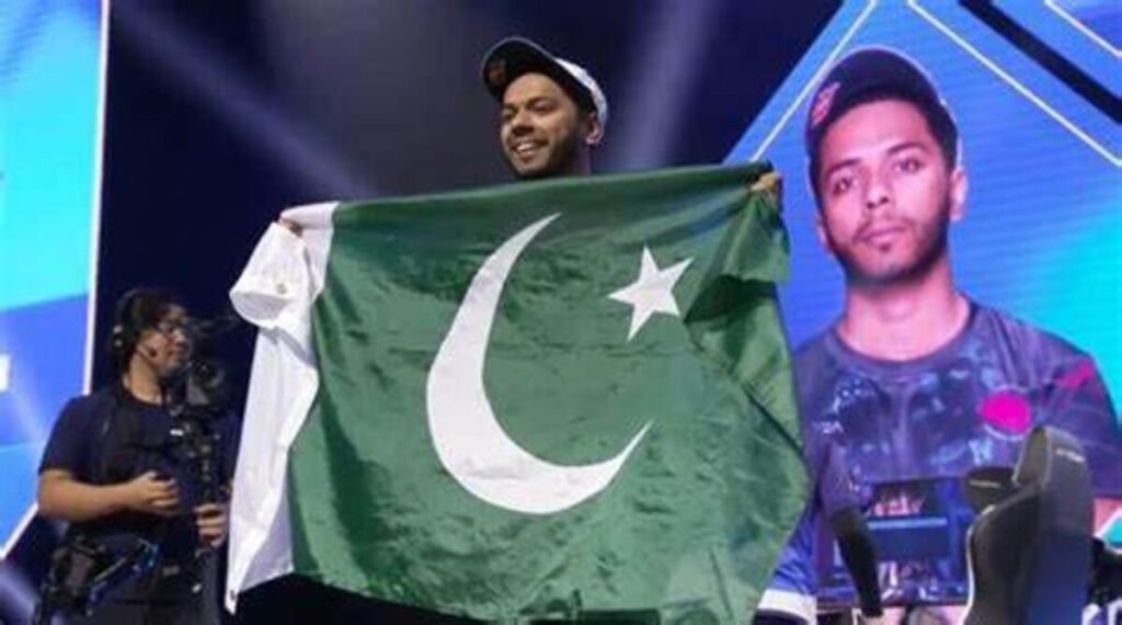 Pakistani E-sports Legend Arsalan Ash Secures Victory at LVL UP EXPO 2025