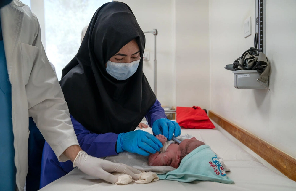 Midwifery program fights maternal and infant mortality in Afghanistan 1 Midwifery program in Afghanistan