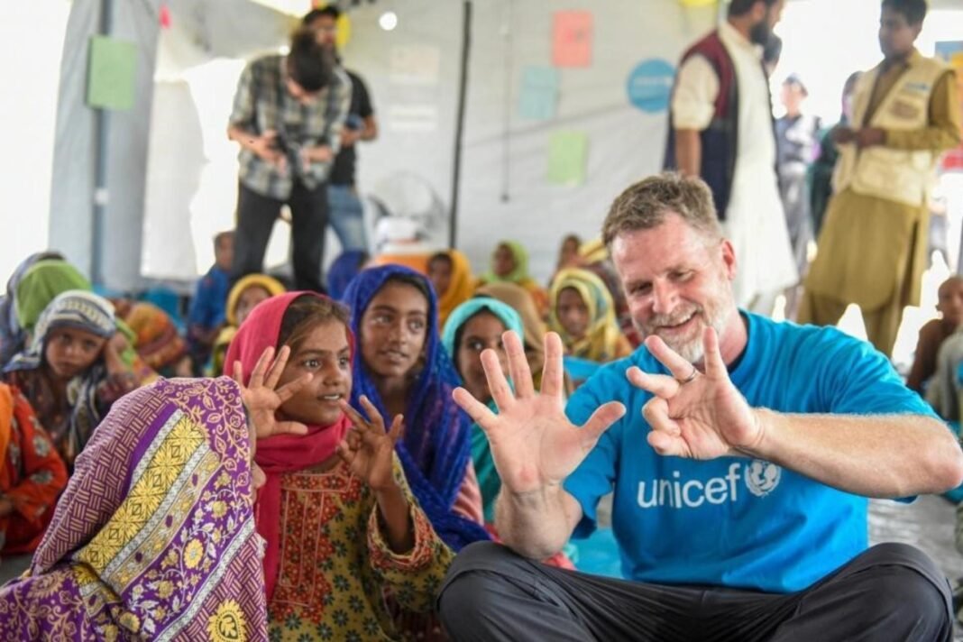 An interview was held with Scott Whoolery, Chief of Field Operations and Emergency at UNICEF Pakistan. The discussion primarily focused on UNICEF's response to the devastating floods that struck Pakistan a year ago, affecting millions of individuals, especially children.