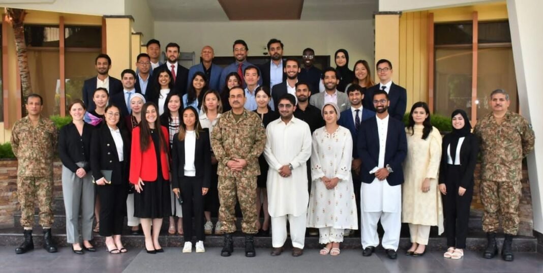 Harvard Delegation Engages Pakistan Leadership