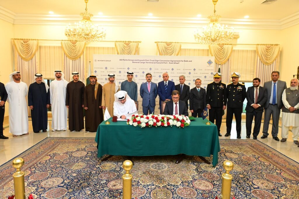 Pakistan-UAE sign MoU to strengthen Marine and Logistic sectors