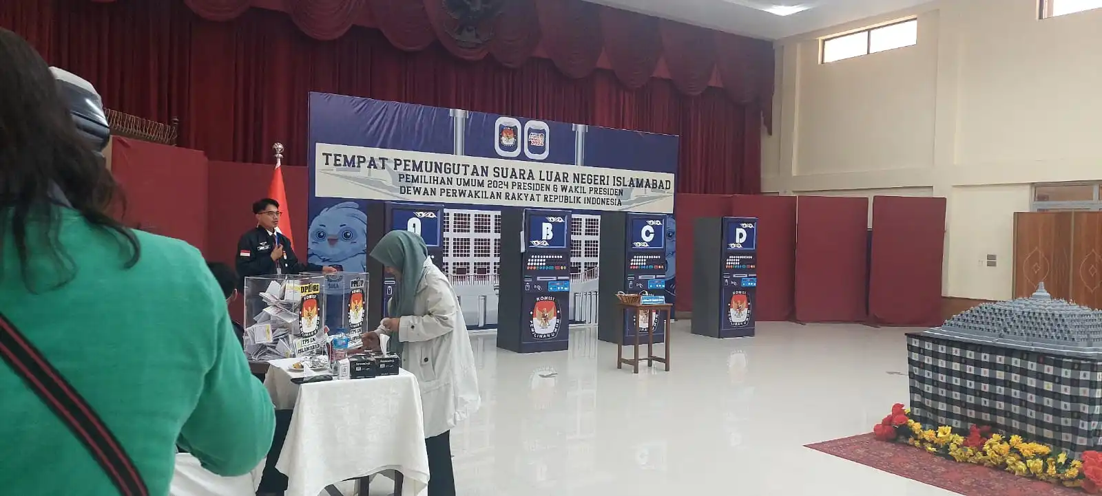 Indonesian embassy conducts voting for diaspora in Pakistan