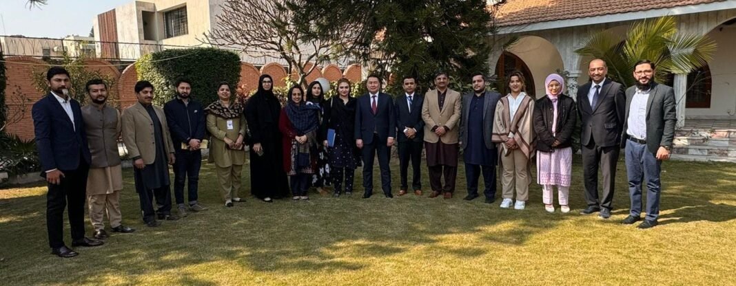 Kyrgyz Ambassador-IYDS Participants explore trade and cultural connections