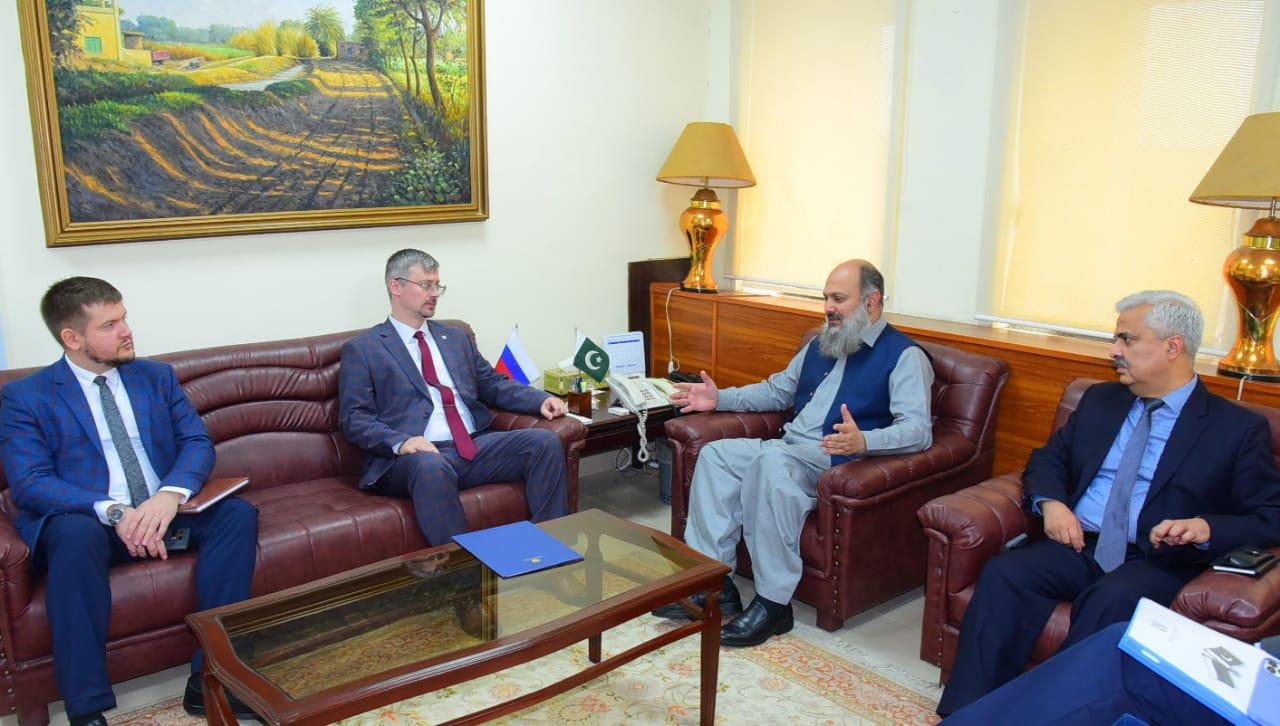 Russian Ambassador congratulates Jam Kamal on assuming charge
