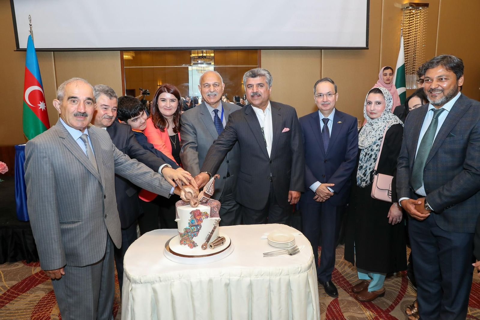 Azerbaijani Author presents Transcending the Boundaries book on Pakistani Literature Azerbaijani Author presents Transcending the Boundaries book on Pakistani Literature