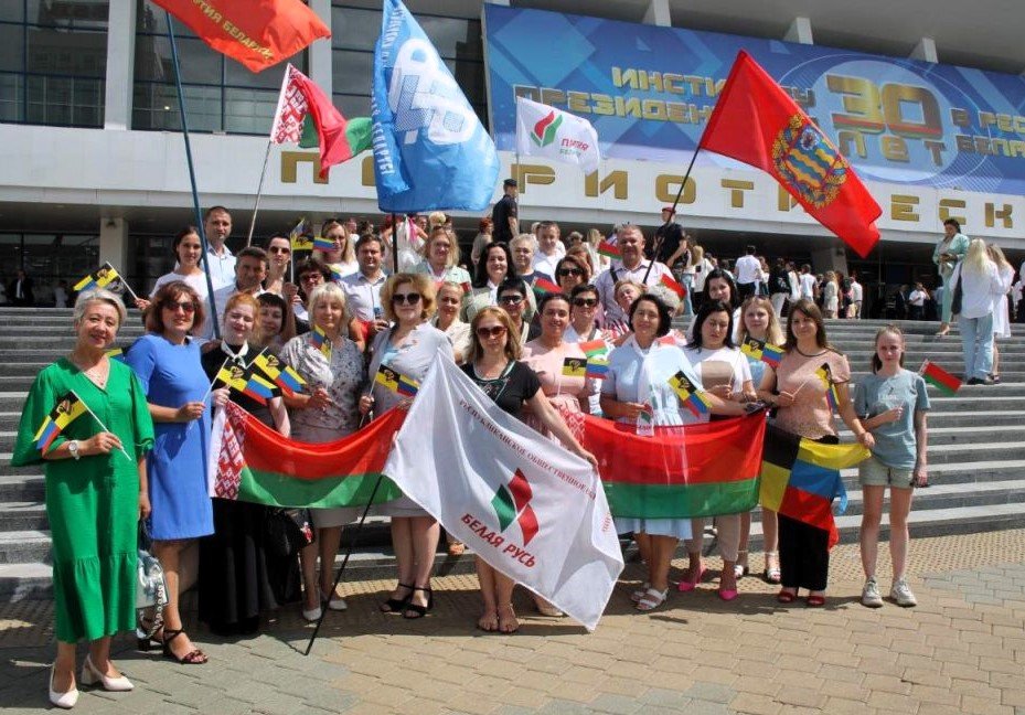 On July 20, Belarus celebrates a significant event – the 30th Anniversary of the Institute of the Presidency of the Republic of Belarus. Exactly 30 years ago, on July 20, 1994, Alexander Lukashenko officially took office, becoming the first President of the Republic of Belarus. That day, the meeting of the Supreme Council opened at 10 a.m. and gathered a record number of deputies. 318 people gathered in the Oval Hall (there were both journalists and diplomats). The first inauguration of the President of Belarus took place. Festive events were held throughout the country in honor of the Anniversary, including a Forum of Patriotic Forces held at the Sports Palace of Belarus. Representatives of public organizations and parties came to the capital from all over the country. The Sports Palace hall could accommodate about eight thousand people. The leaders of parties and public associations spoke at the Forum, who recalled the stages that Belarus has passed over the past 30 years, defending and preserving sovereignty and independence. The forum demonstrated the strength of the patriotic mood of Belarusians and stressed the importance of preserving and developing national identity. Most recently, the President was asked what he considers the most difficult thing during the 30-year period. «Every day – morning, evening, night – you wake up in a cold sweat and think: they trusted you, how not to let you down. This is the hardest thing for a real President», Alexander Lukashenko said in an interview. The President stressed that in order to preserve the state, it is necessary to preserve its independence. «There can be no state without it. And if there is no state, then there is no us. We are slaves just without it. Therefore, the most important thing is to preserve it», the Belarusian leader said.