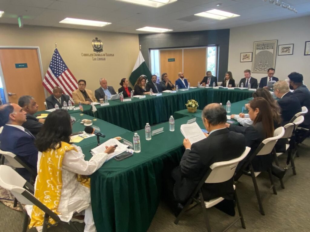 Pak Ambassador to US Chairs Business Roundtable With US Entrepreneurs 
