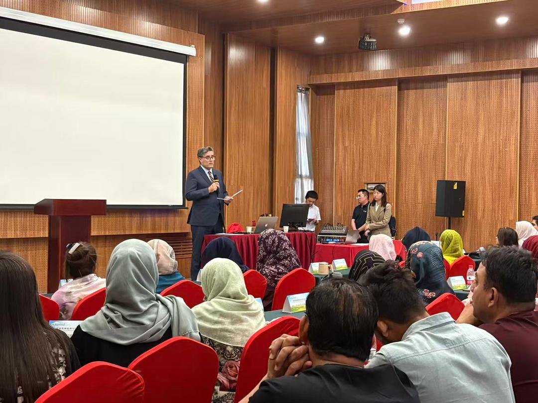 Amb Khalil Hashmi Interacts With Pakistani Students of Agri Tech Training in China