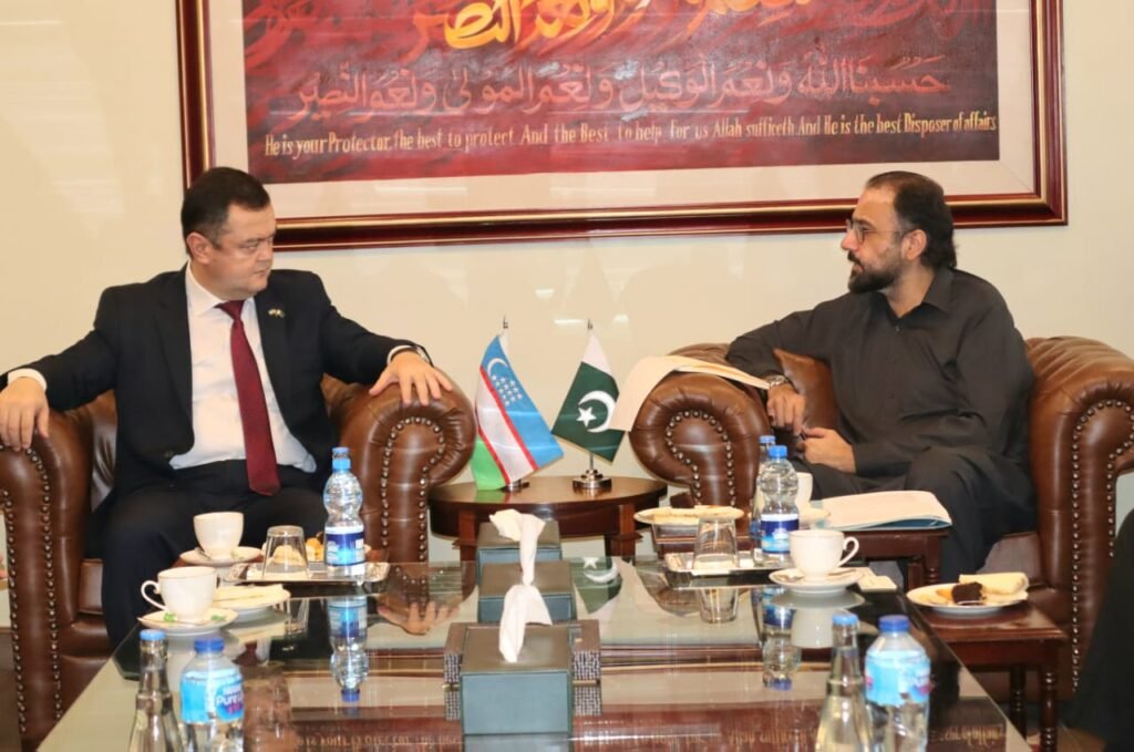 Pakistan Plans Pilot Project with Uzbekistan to Employ Workers