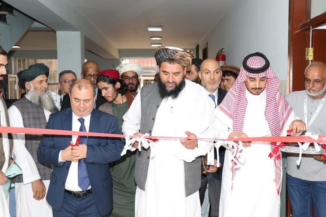 New Carpet Weaving Training Center Opens in Afghanistan, With Azerbaijan's Support