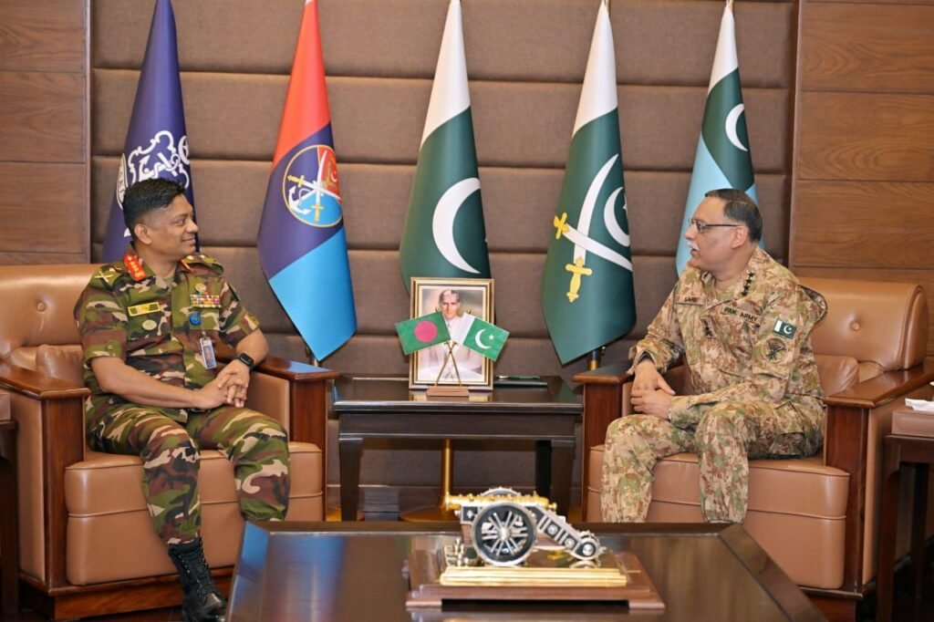 Pakistan, Bangladesh Deepen Defense Cooperation Amid Political Reset