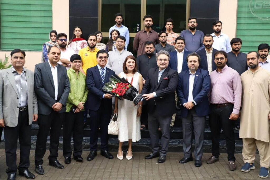 Ambassador Fernandez Visits GBC, Admires Made in Gujranwala Products 1