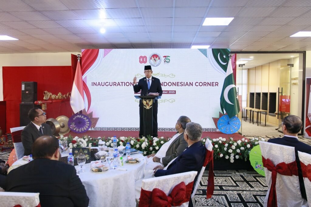 Ambassador Sukotjo Inaugurates Indonesian Corner at National Library 2 Ambassador Sukotjo Inaugurates Indonesian Corner at National Library