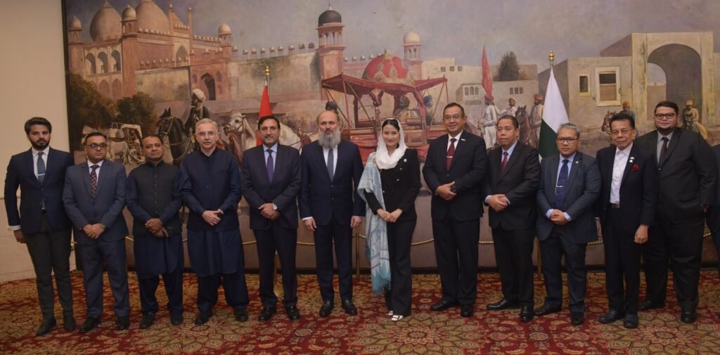 Pakistan, Indonesia Sign MoU on Forming a Joint Trade Committee