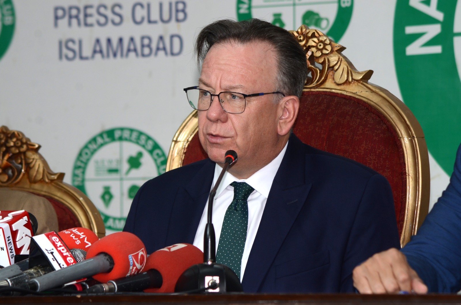 Poland Supports Pakistan's Diplomatic Role in Iran Conflict, Eyes Deeper Ties