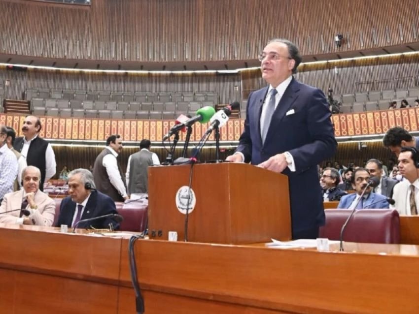 tax, budget, Pakistan, government, Muhammad Aurangzeb