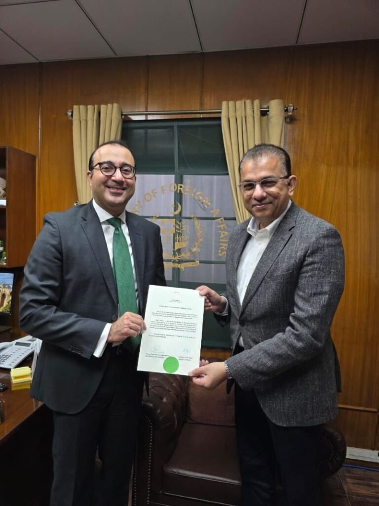 Bahamas, Pakistan, ties, trade, educational