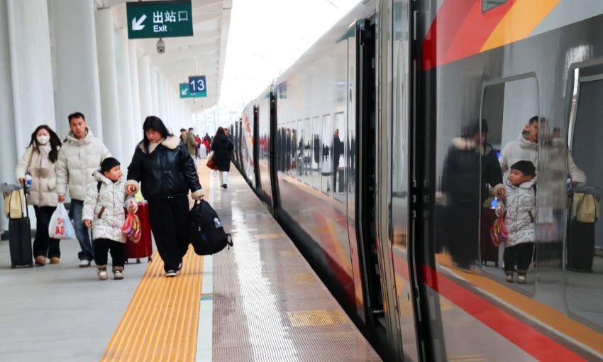 China, Holiday, economy, online, data