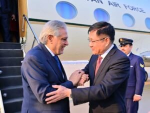 Ishaq Dar, Ties, Wang Yi, Iran War, China
