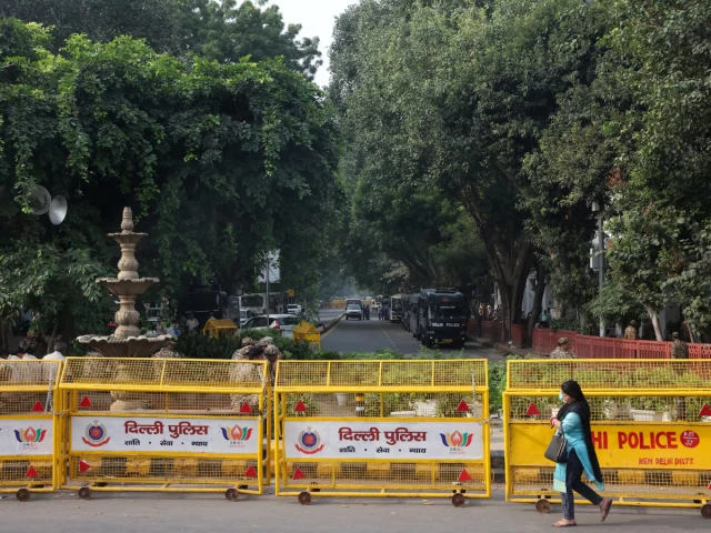 Delhi Closes Six Metro Stations Ahead of Protest Over Voter Lists